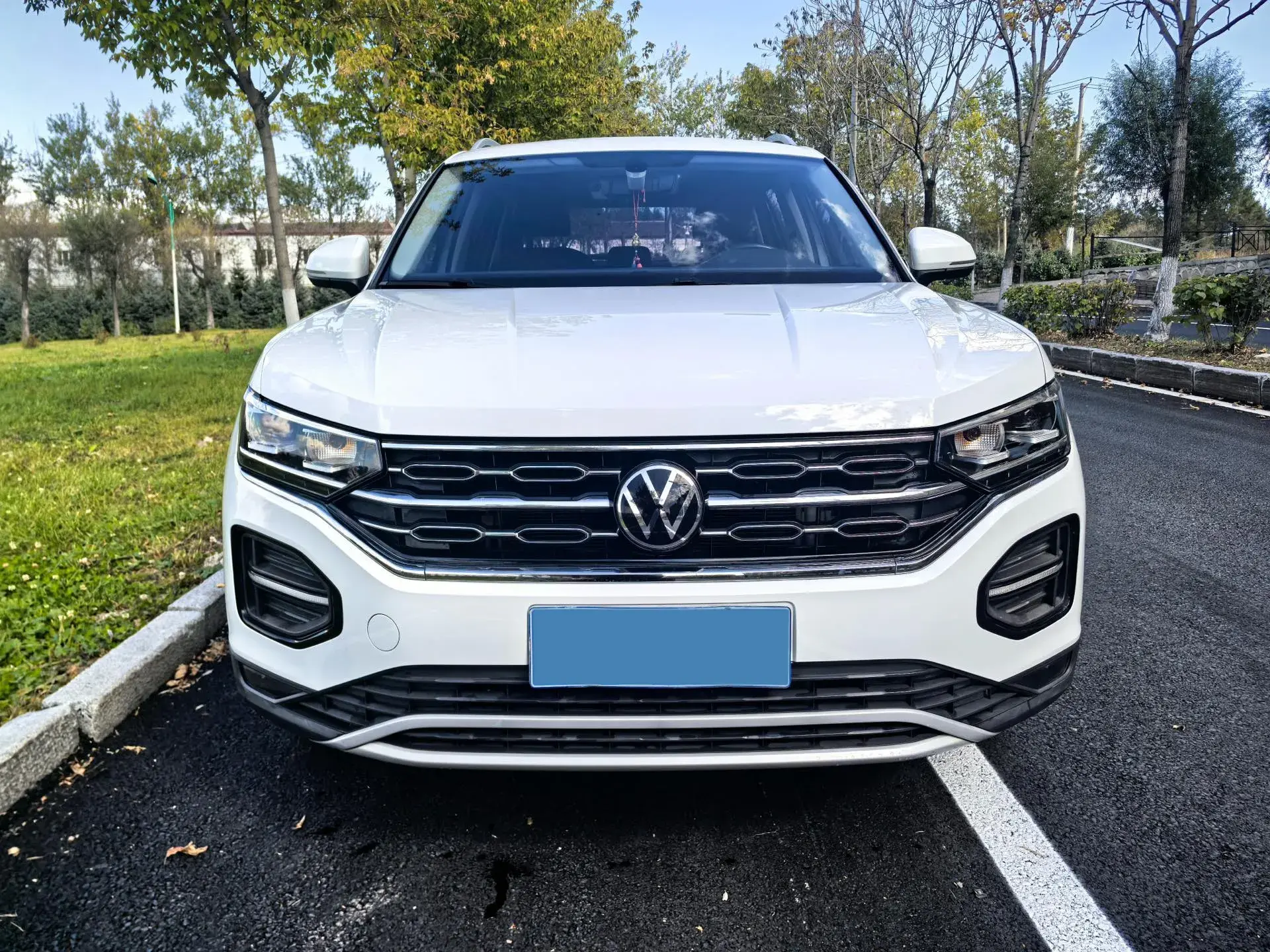 2022 VOLKSWAGEN TAYRON thumbnail 2