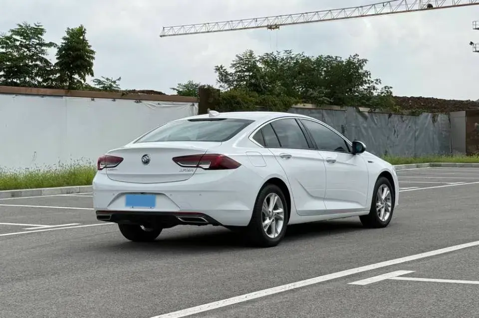 2020 BUICK REGAL thumbnail 2