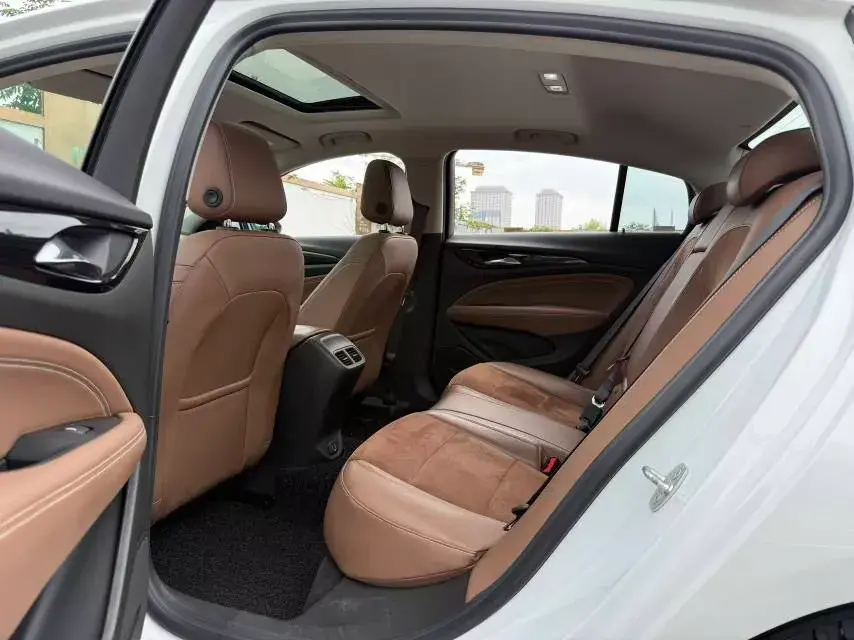 2020 BUICK REGAL thumbnail 4