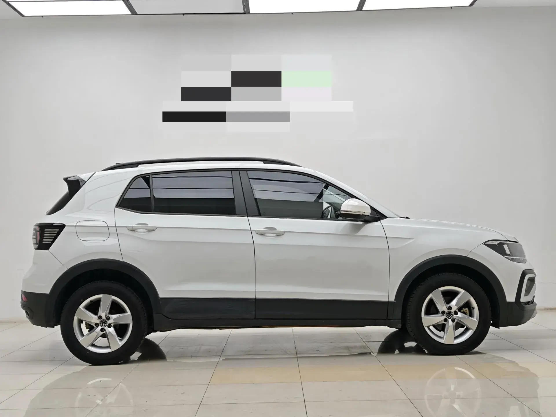 2023 VOLKSWAGEN T-CROSS thumbnail 3