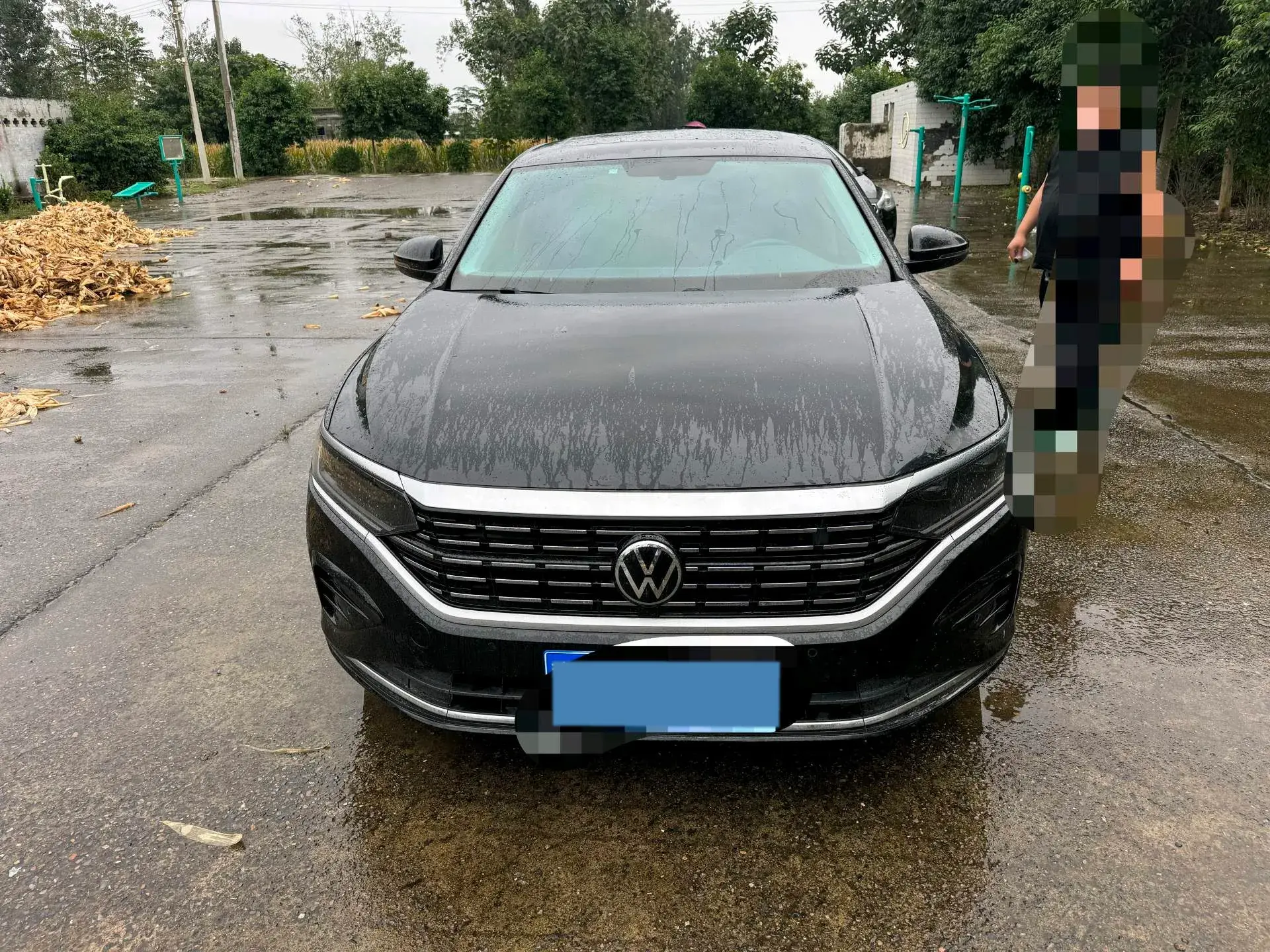 2023 VOLKSWAGEN PASSAT thumbnail 3