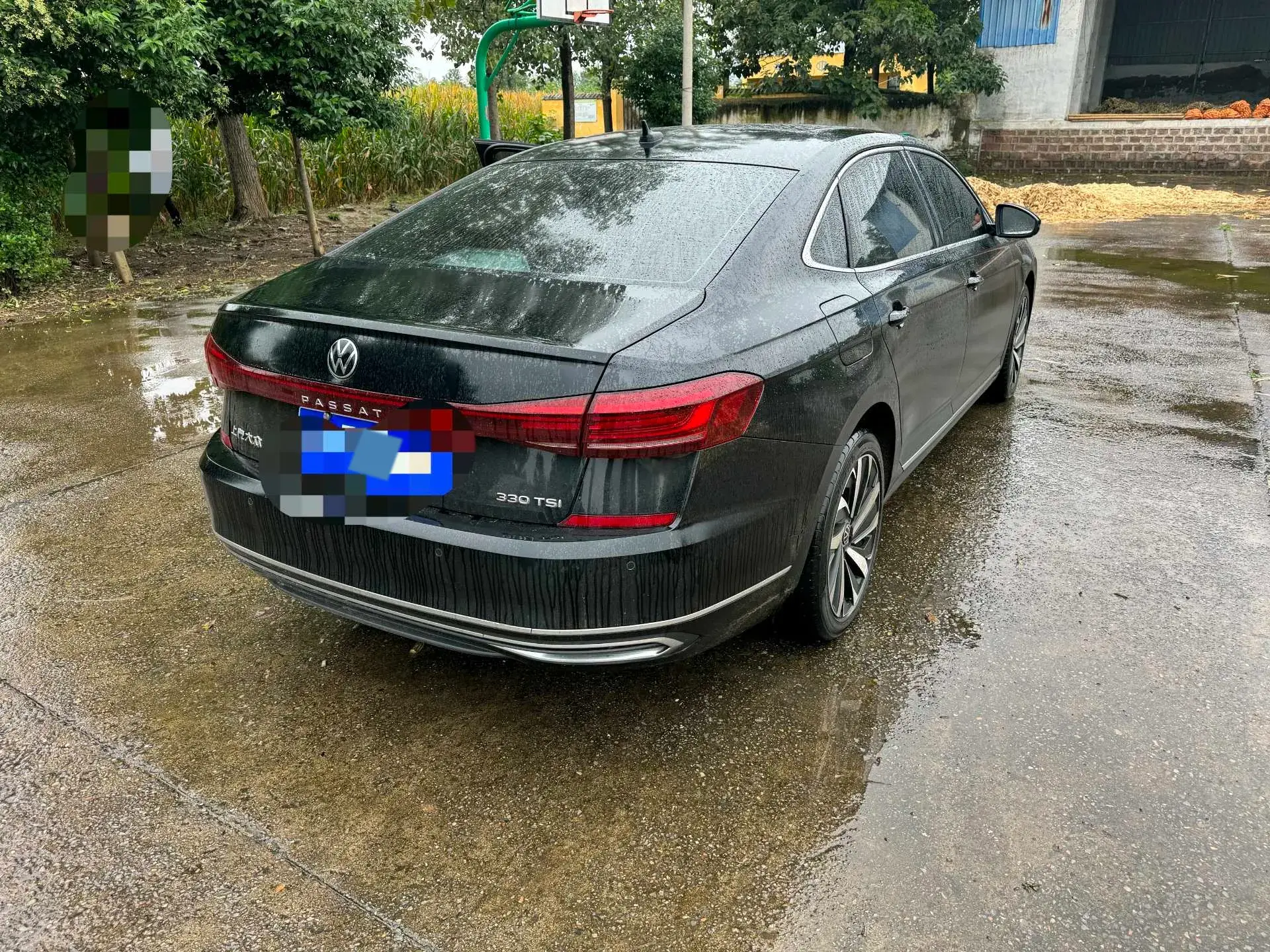 2023 VOLKSWAGEN PASSAT thumbnail 4