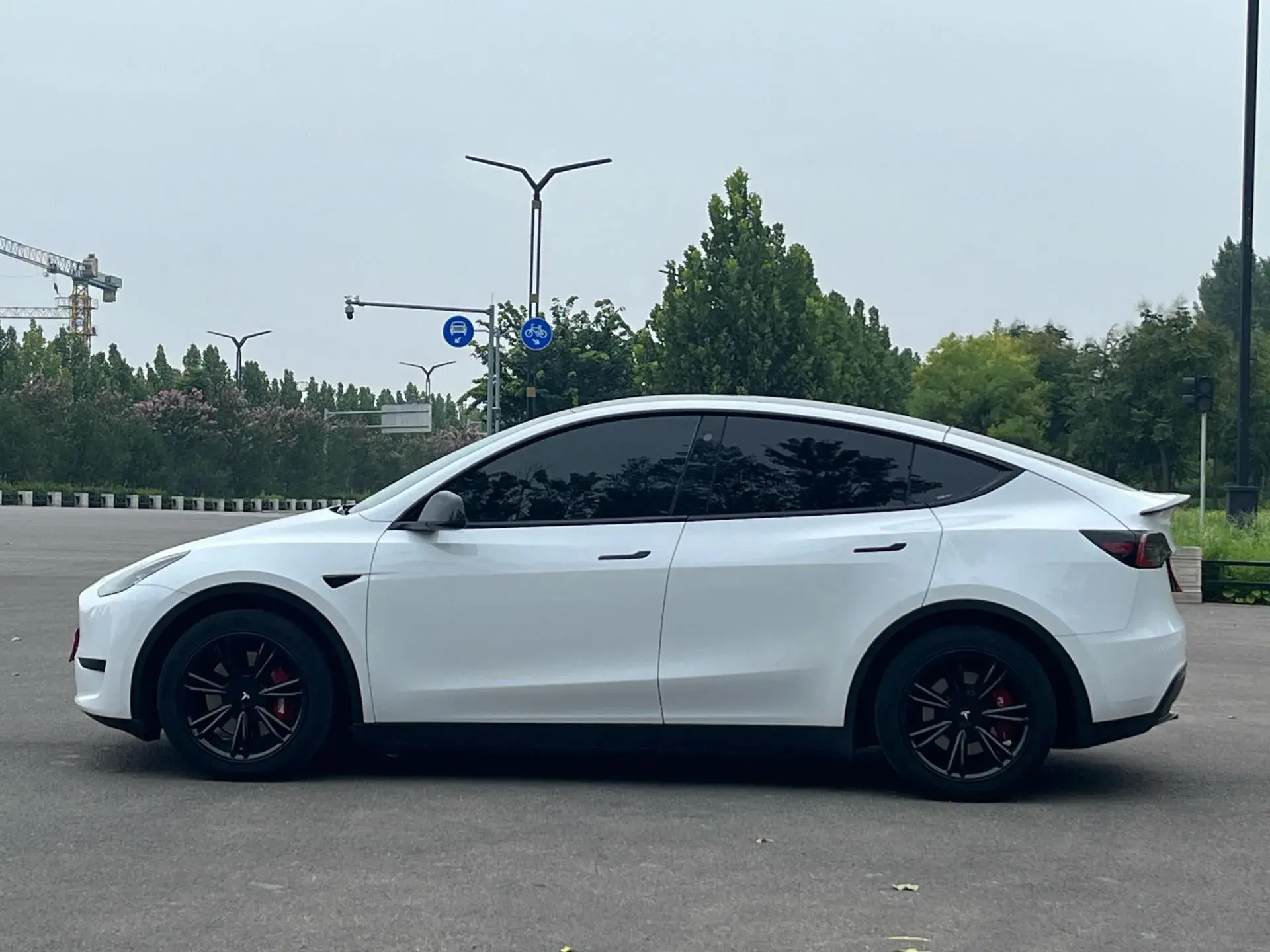 2022 TESLA MODEL thumbnail 3