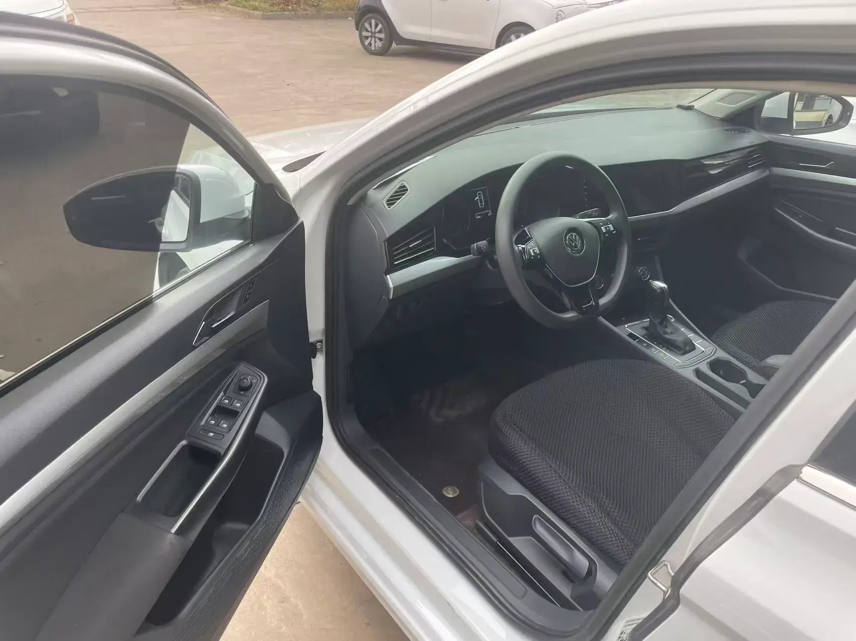 2020 VOLKSWAGEN BORA thumbnail 4