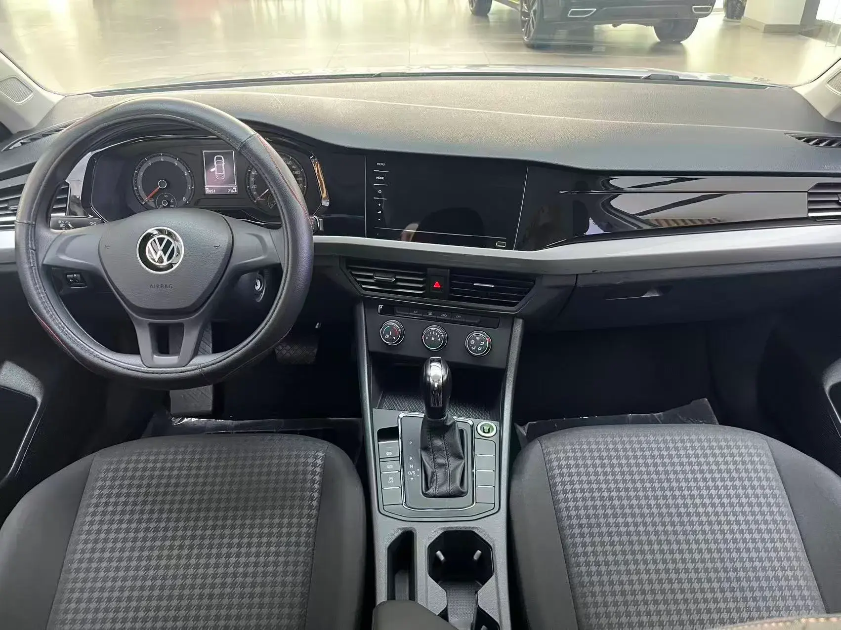 2021 VOLKSWAGEN BORA thumbnail 3