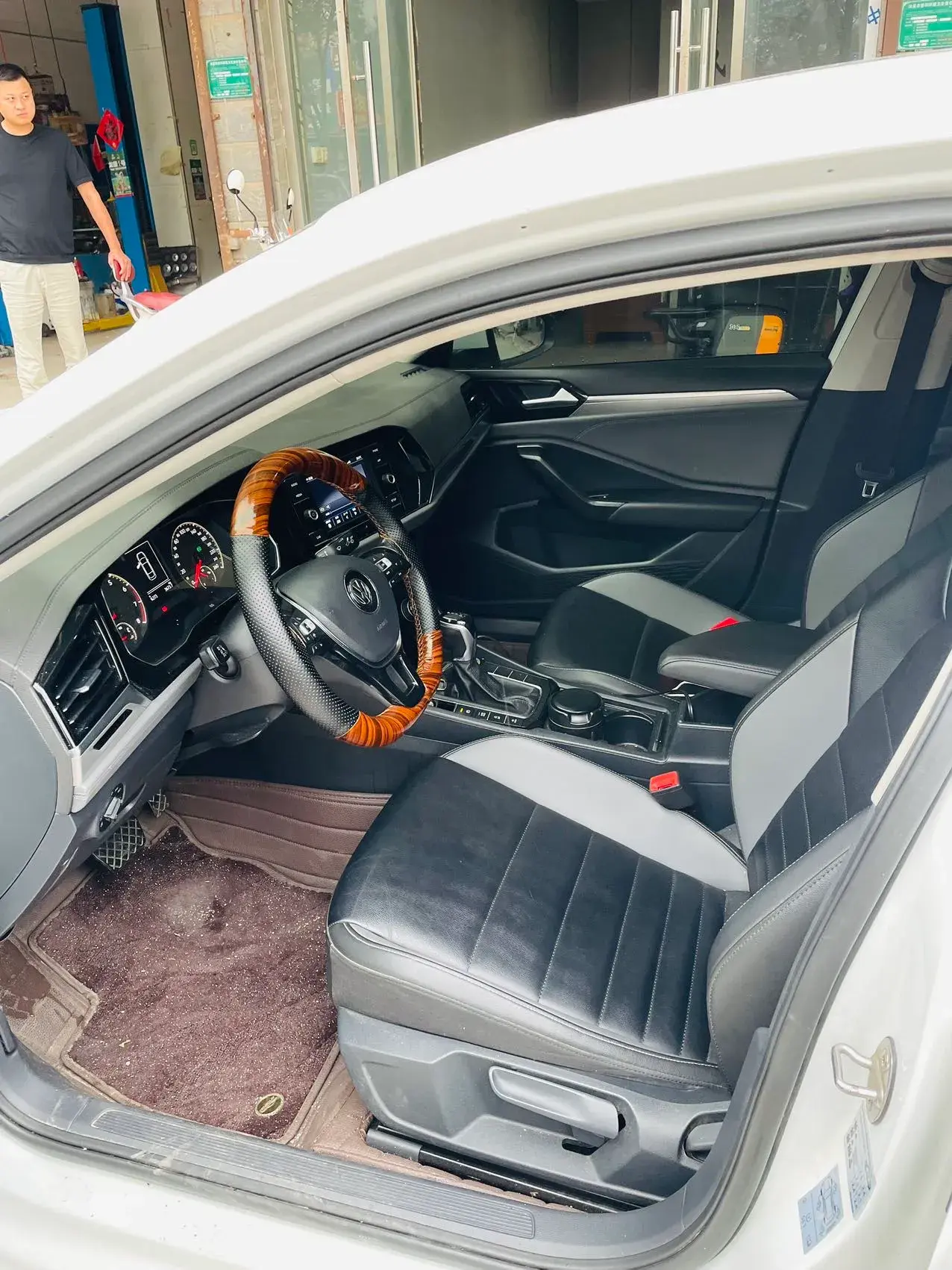 2019 VOLKSWAGEN SAGITAR thumbnail 4