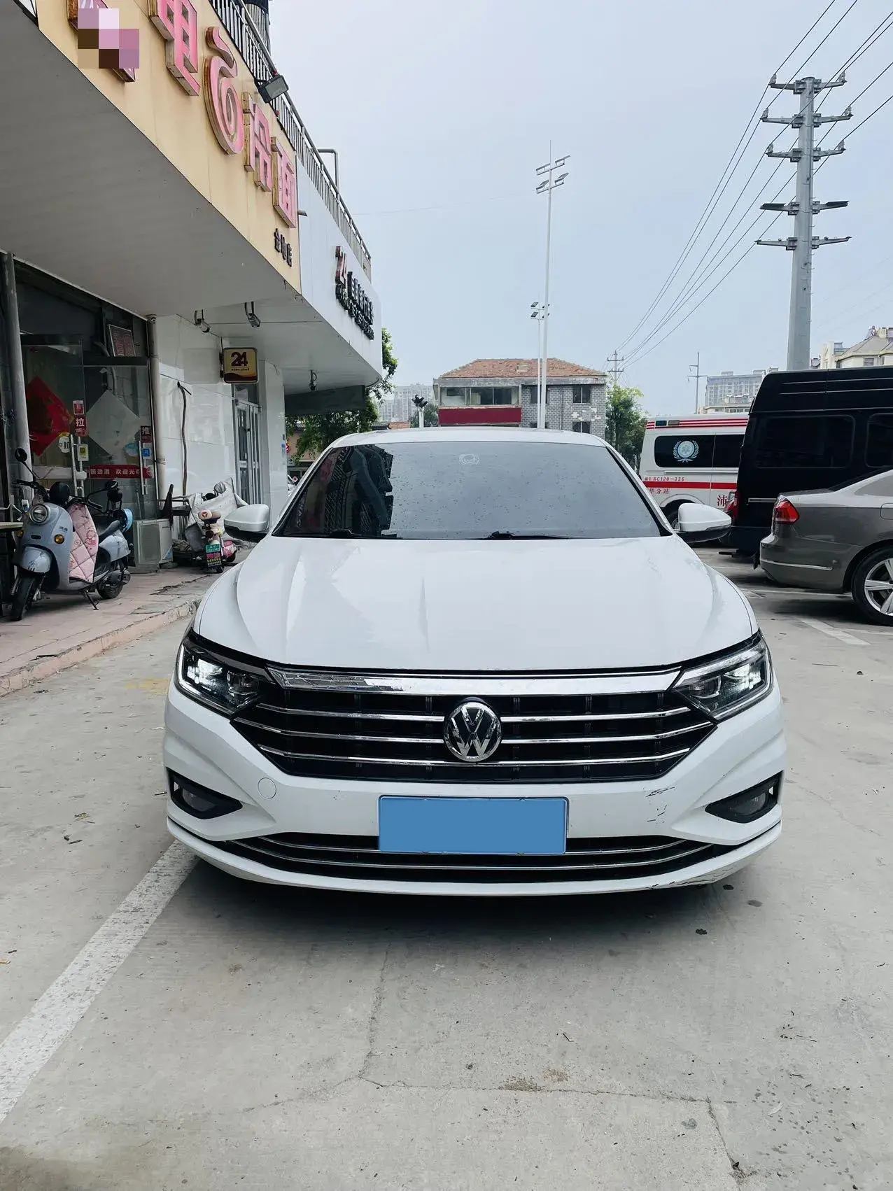 2019 VOLKSWAGEN SAGITAR thumbnail 2