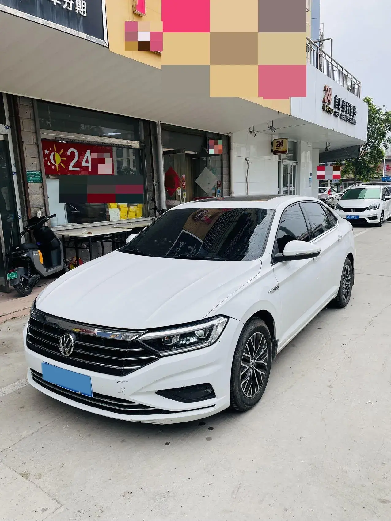 2019 VOLKSWAGEN SAGITAR view 1