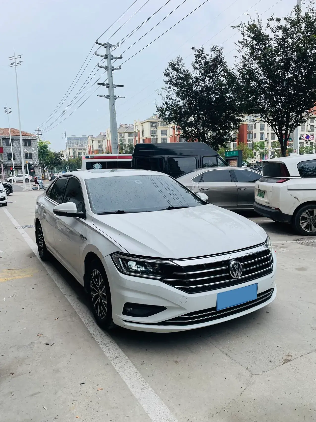 2019 VOLKSWAGEN SAGITAR thumbnail 3