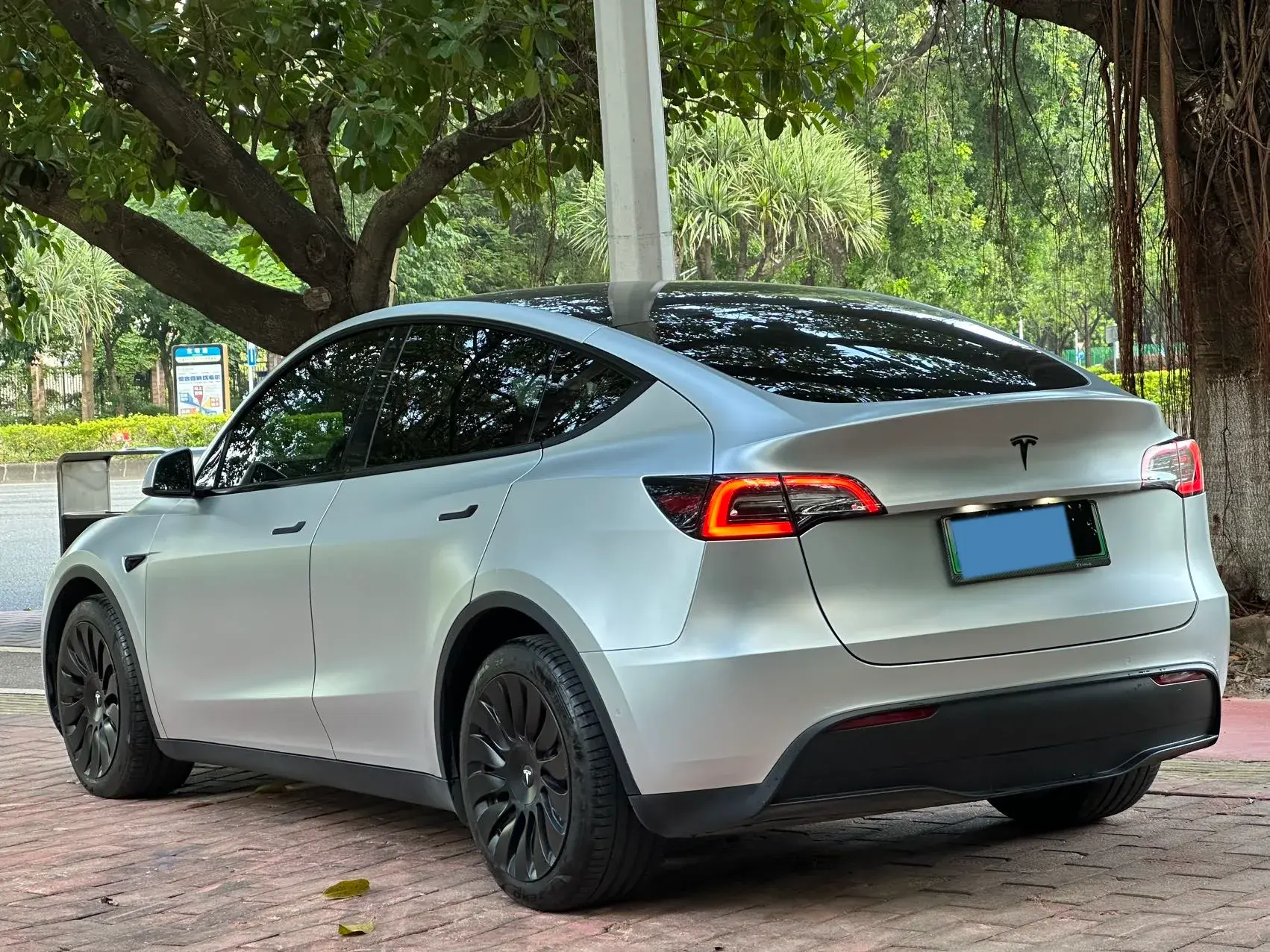 2021 TESLA MODEL thumbnail 4