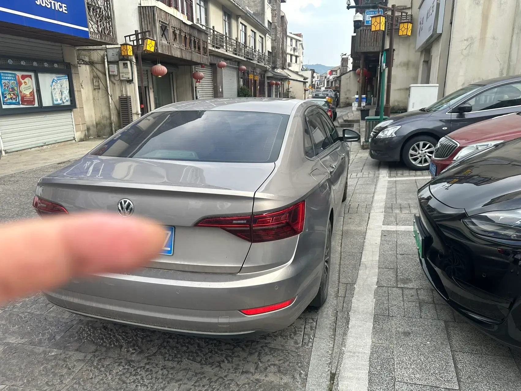 2019 VOLKSWAGEN SAGITAR thumbnail 4