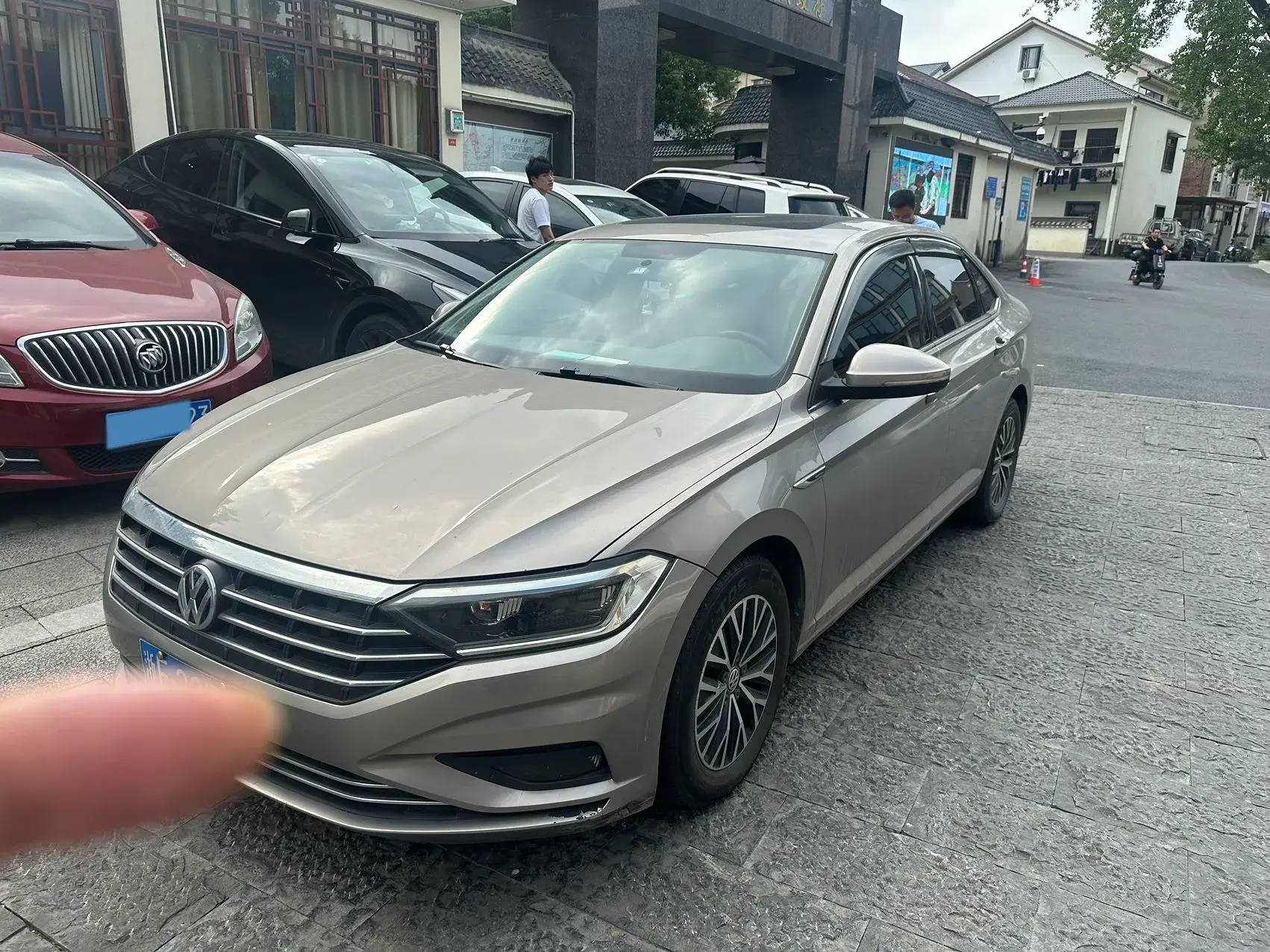 2019 VOLKSWAGEN SAGITAR view 1