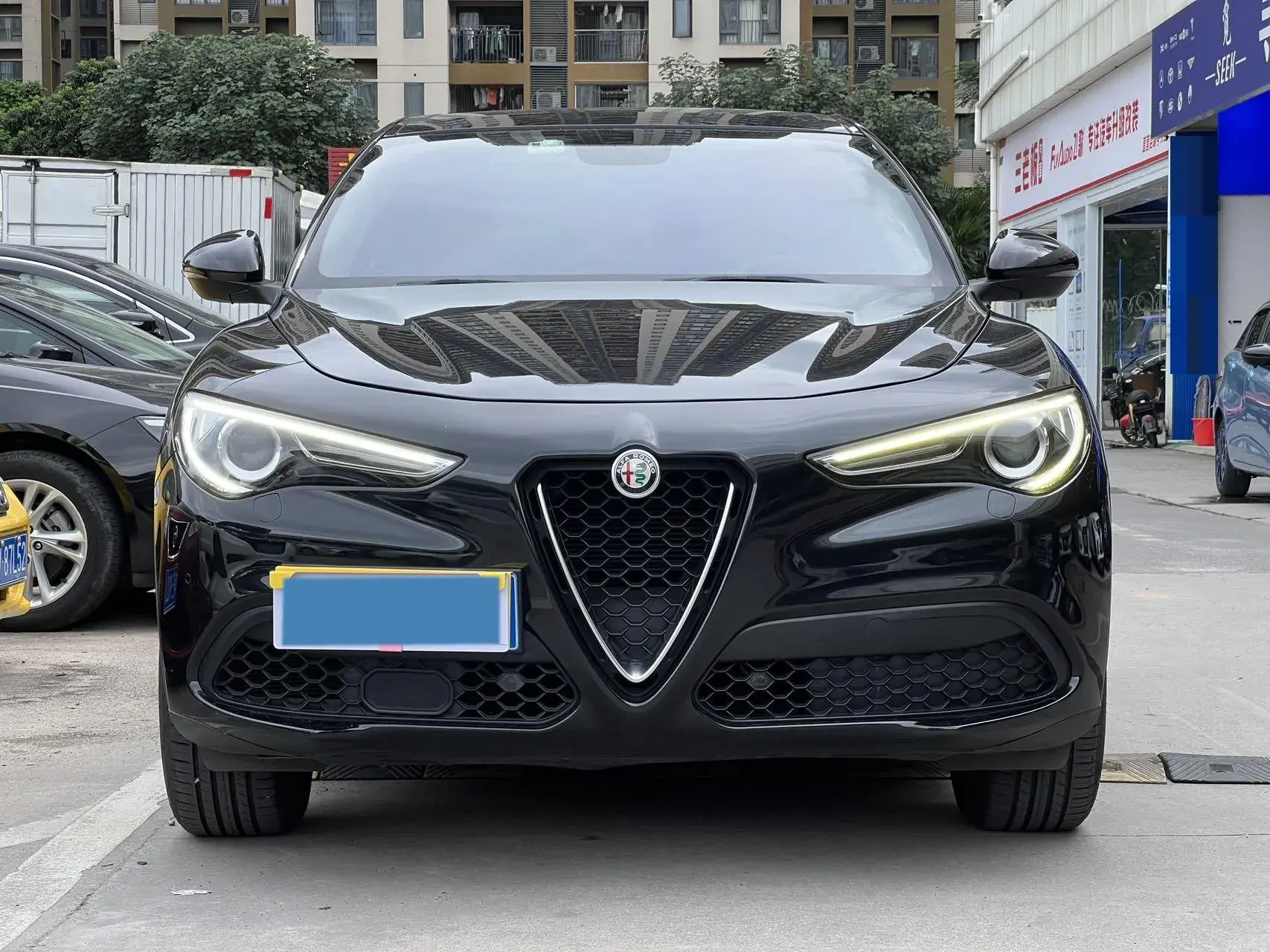 2017 ALFA ROMEO thumbnail 2