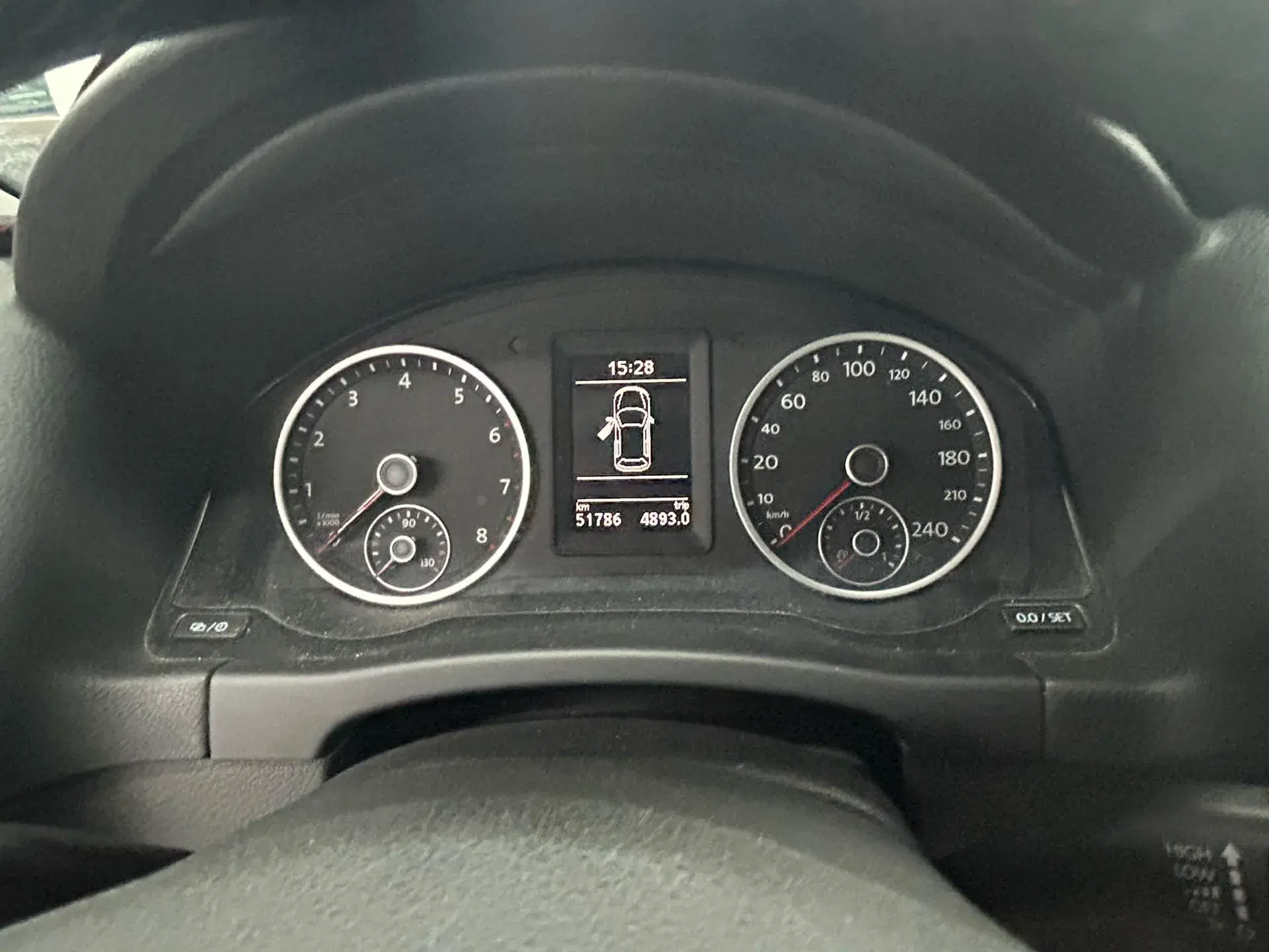 2017 VOLKSWAGEN TIGUAN thumbnail 4