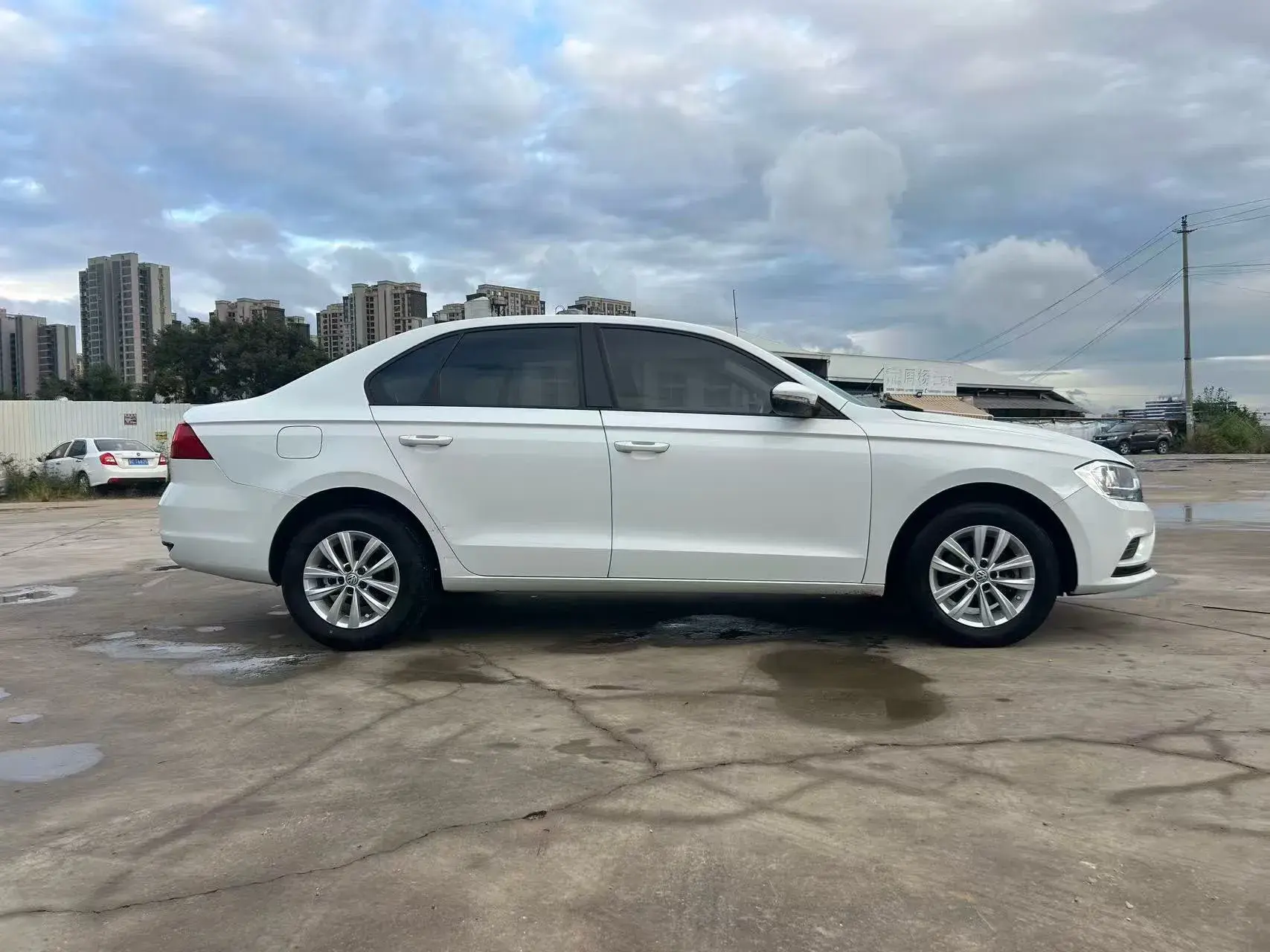 2018 VOLKSWAGEN BORA thumbnail 4