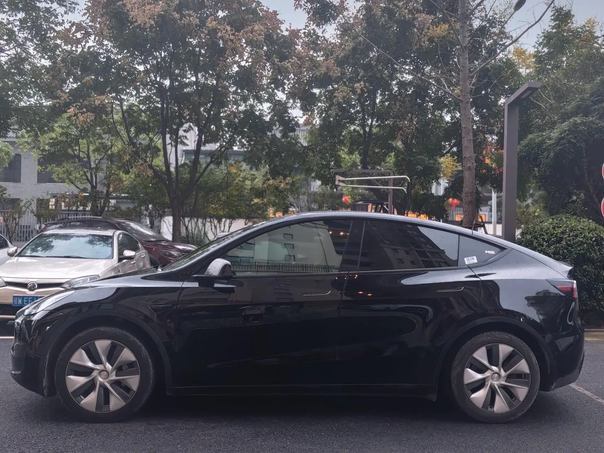 2022 TESLA MODEL thumbnail 2