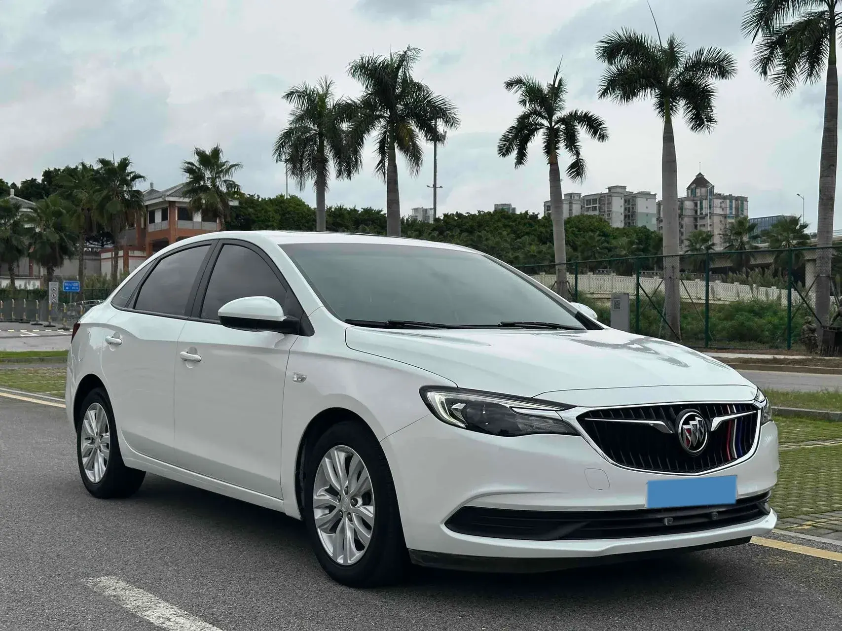 2020 BUICK REGAL thumbnail 3