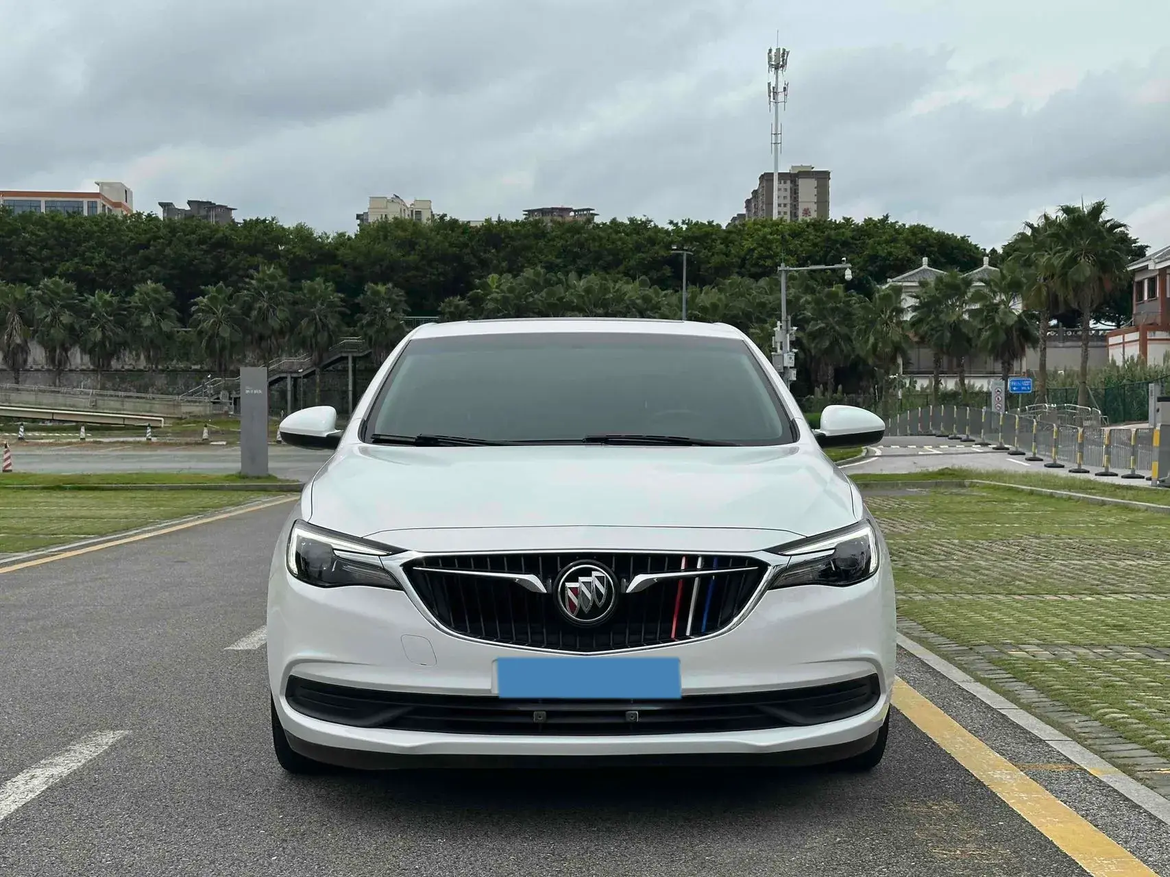 2020 BUICK REGAL thumbnail 2