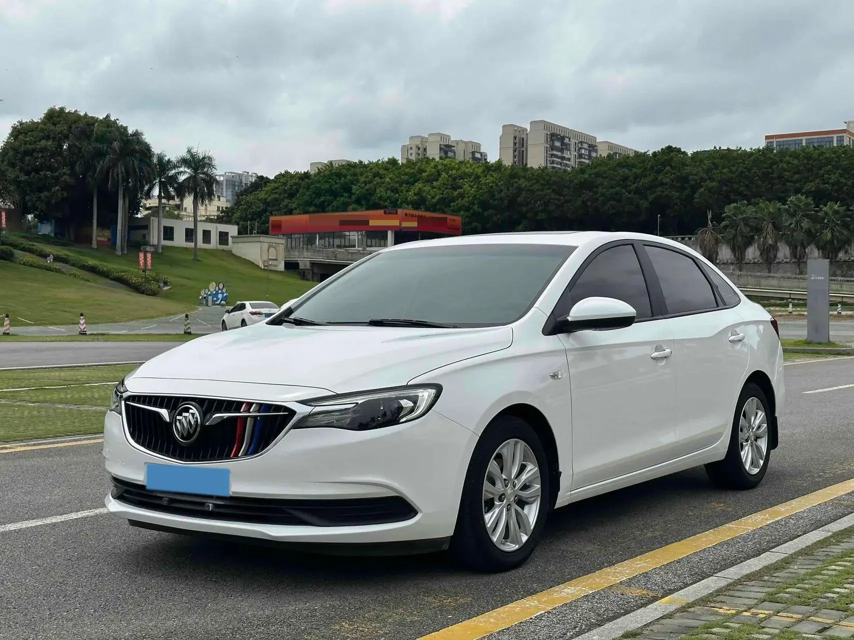 2020 BUICK REGAL view 1