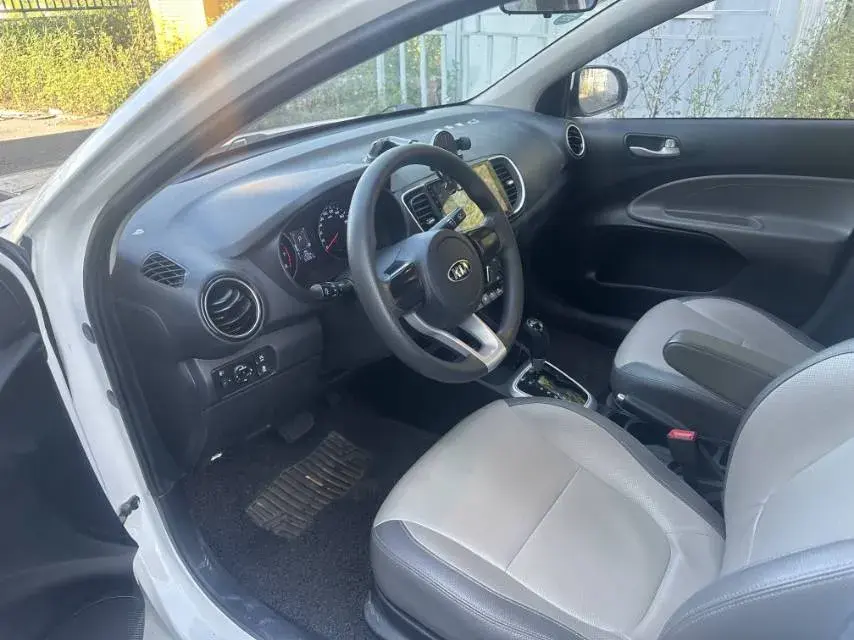 2017 KIA PEGAS thumbnail 4