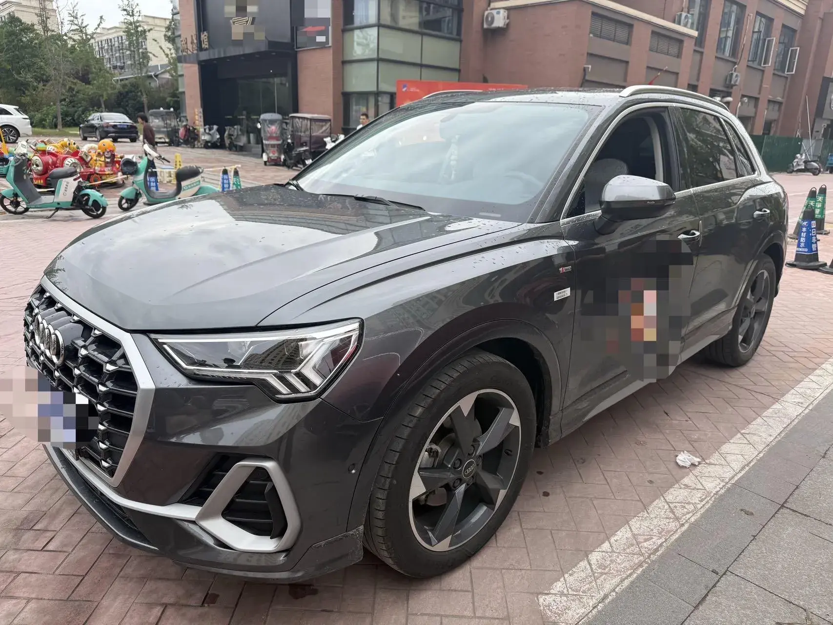 2023 AUDI Q2L view 1