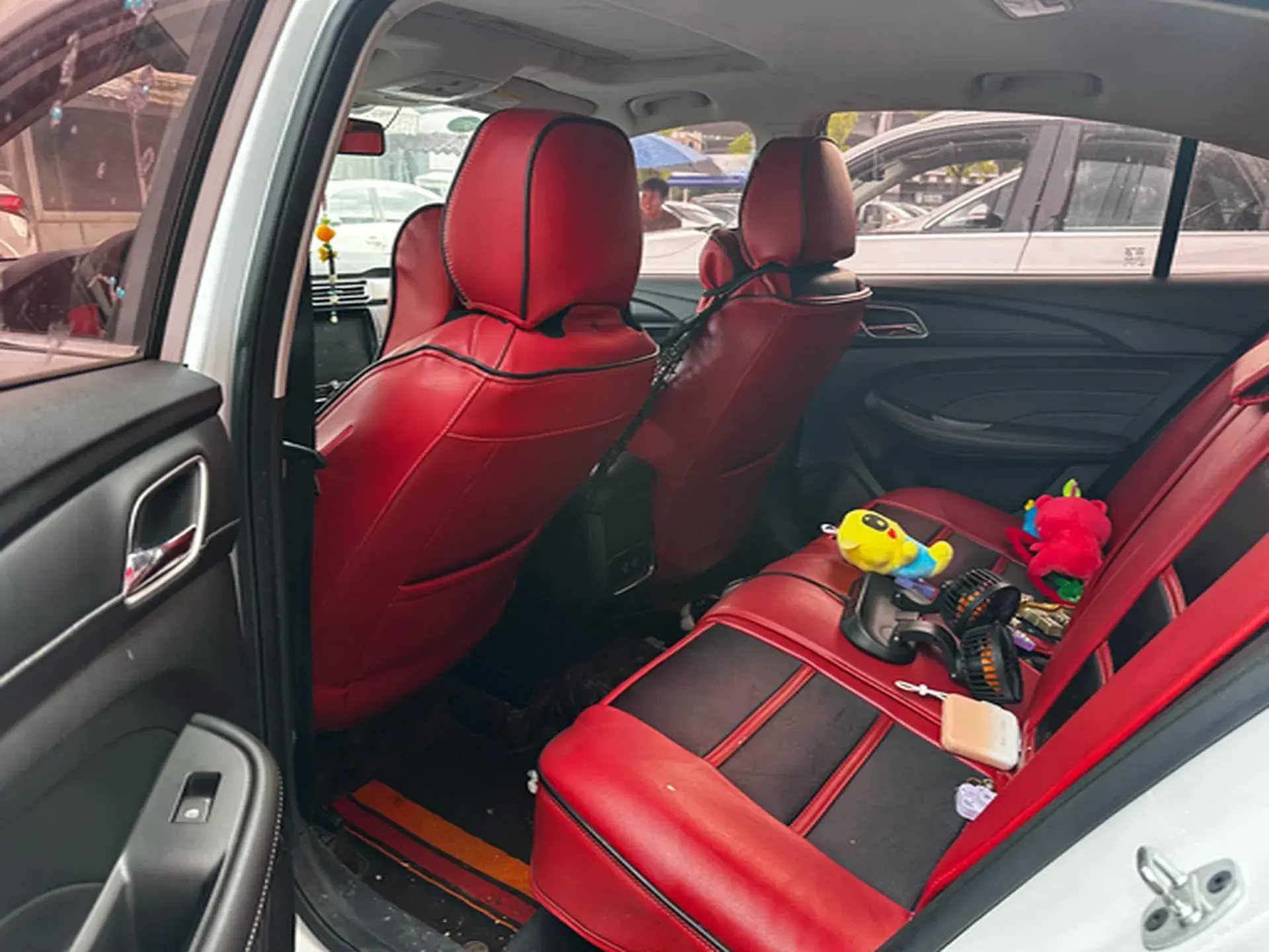 2019 ROEWE I5 thumbnail 4