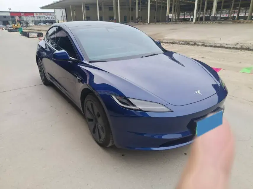 2025 TESLA MODEL thumbnail 2