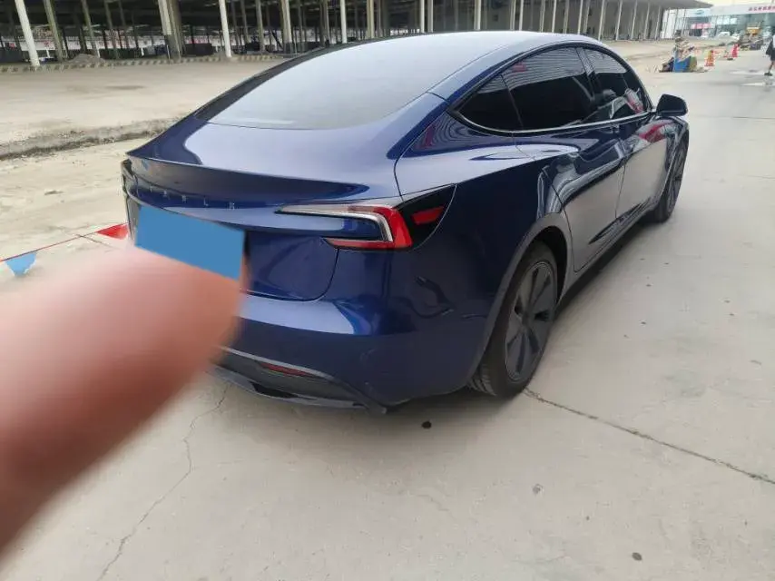 2025 TESLA MODEL thumbnail 3