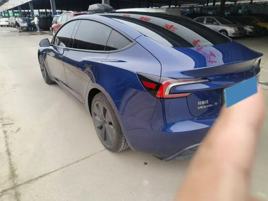 2025 TESLA MODEL thumbnail 4