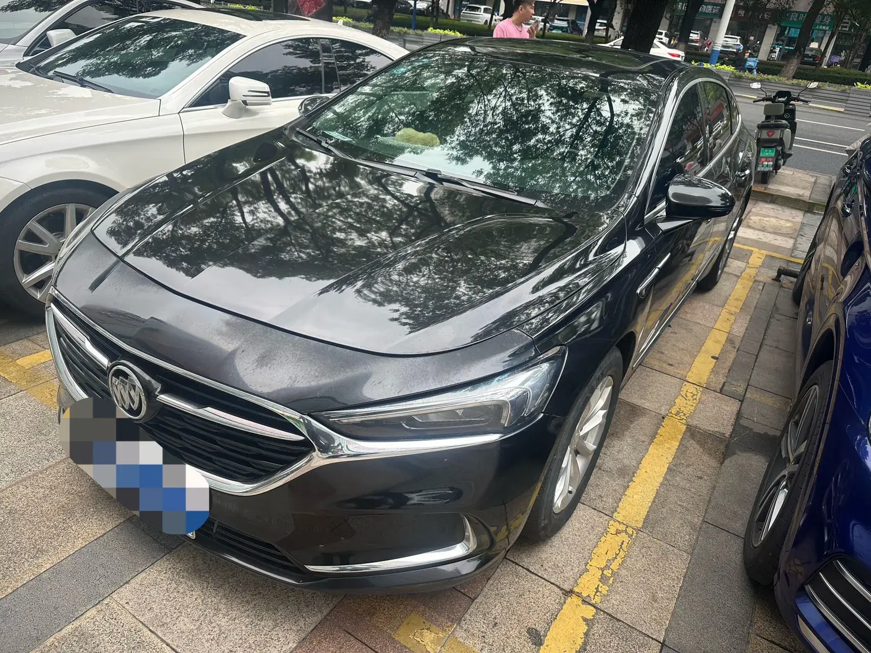 2021 BUICK LARCOSSE view 1