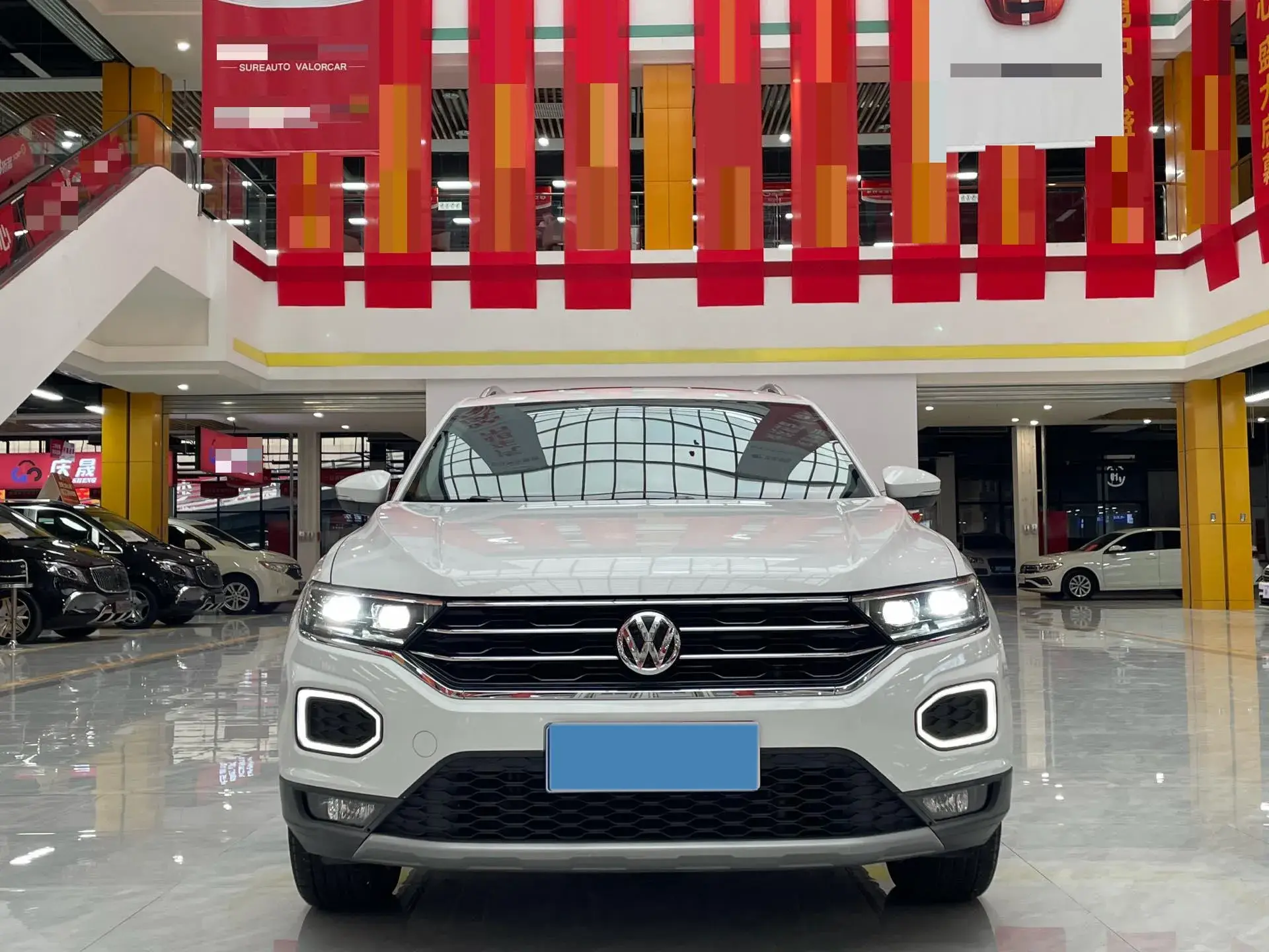 2019 VOLKSWAGEN T-ROC thumbnail 2