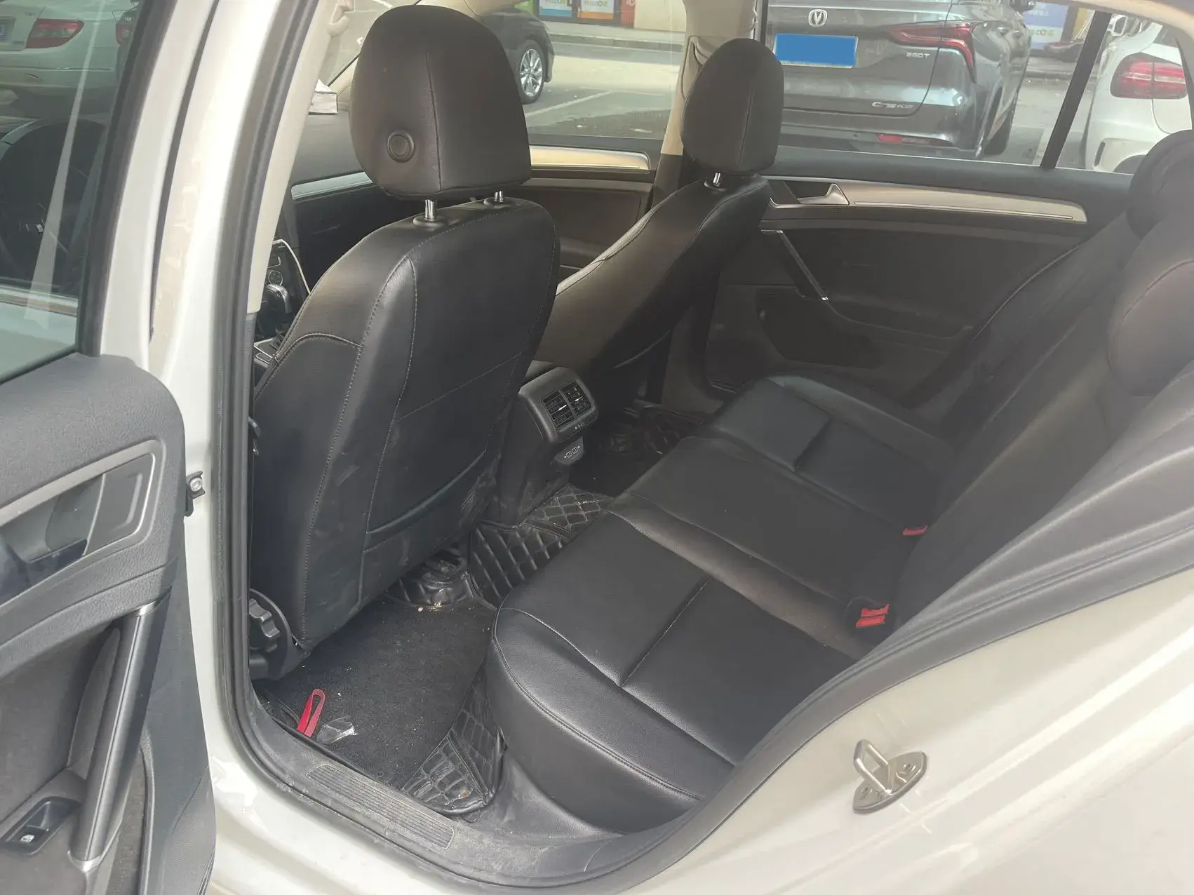 2019 VOLKSWAGEN GOLF thumbnail 3