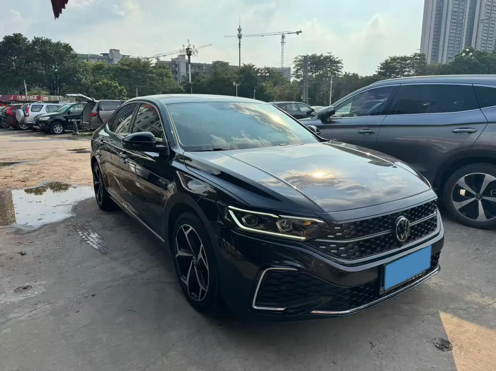 2024 VOLKSWAGEN PASSAT thumbnail 2