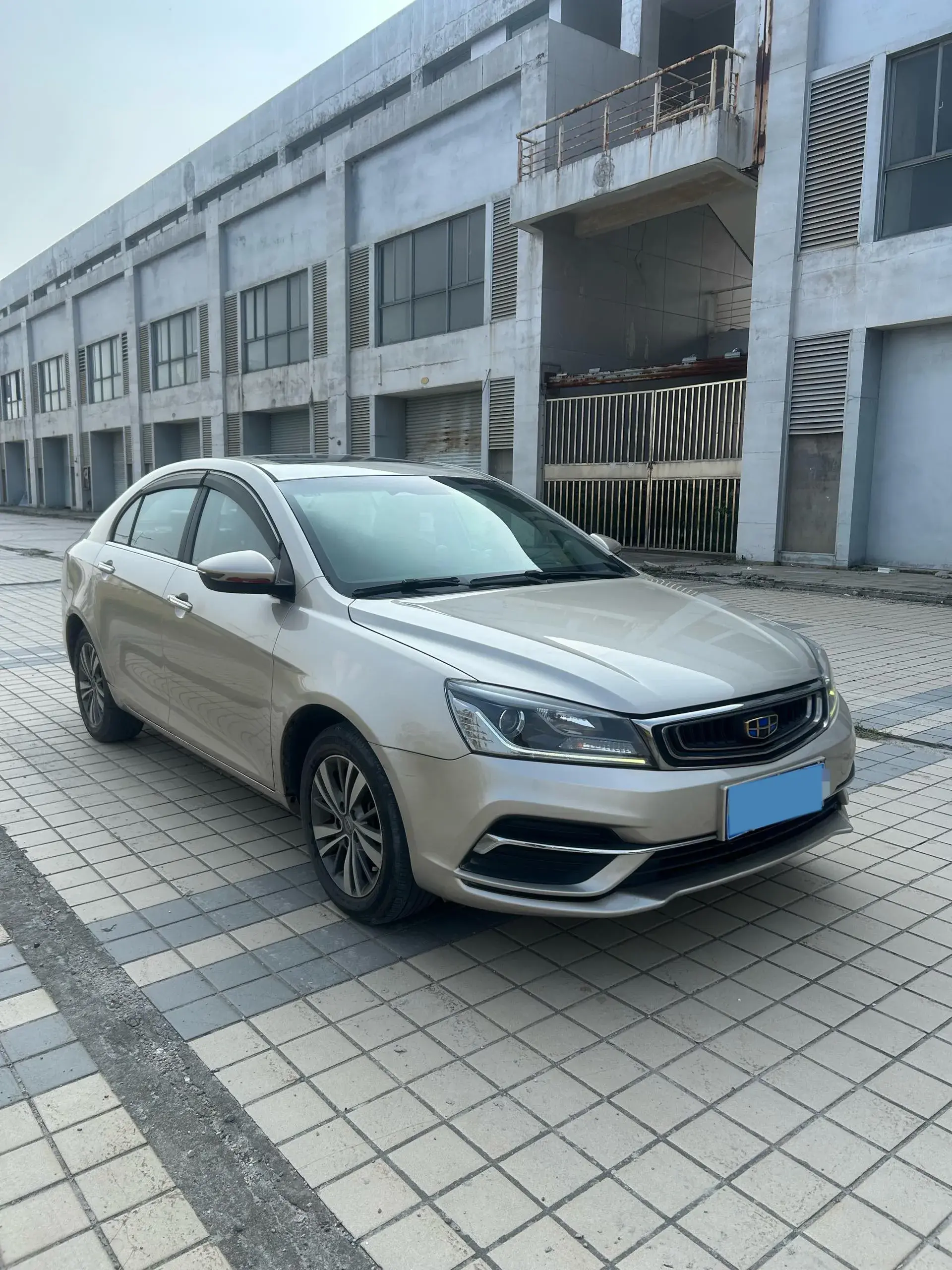 2019 GEELY EMGRAND thumbnail 3
