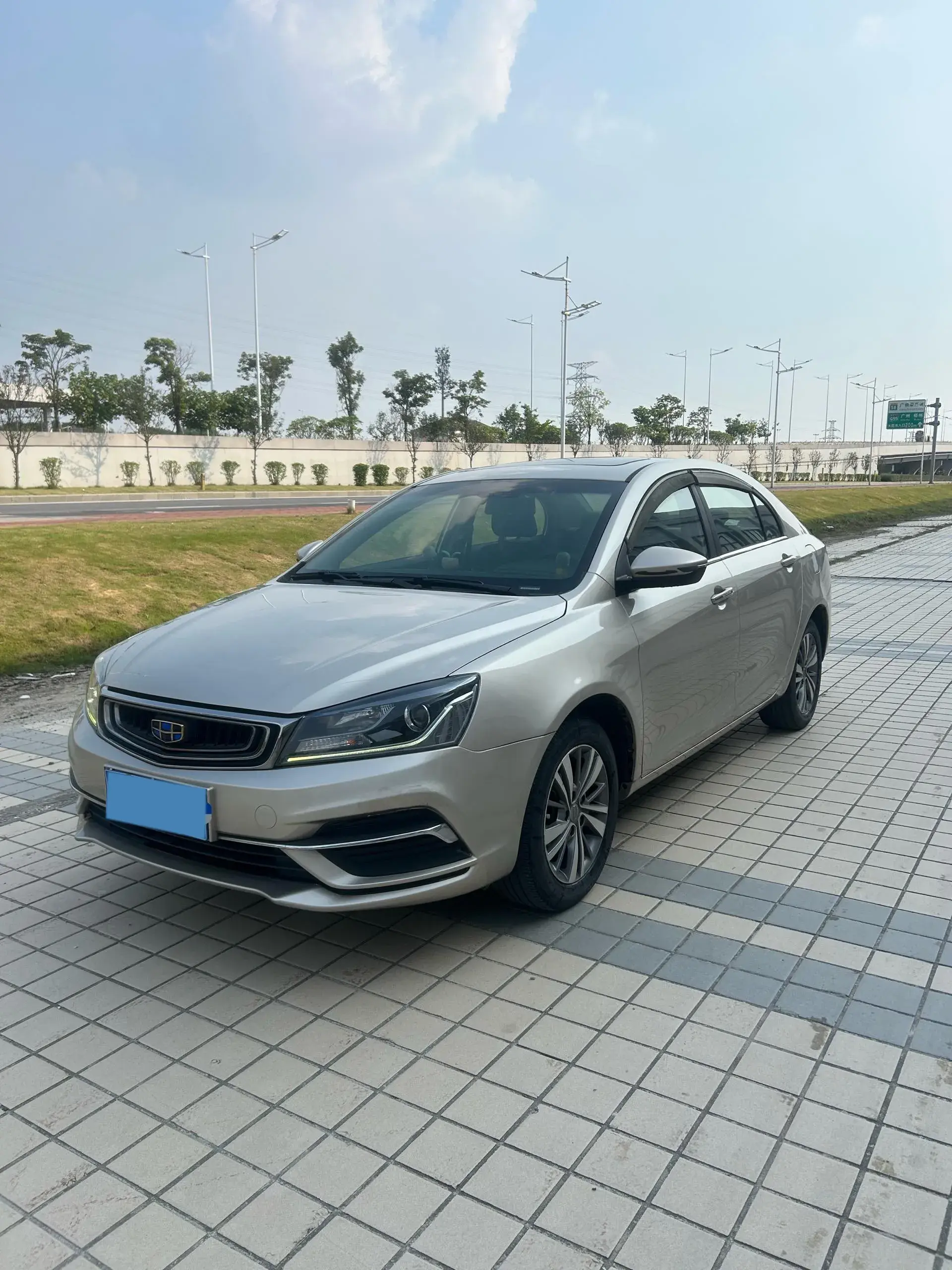 2019 GEELY EMGRAND view 1