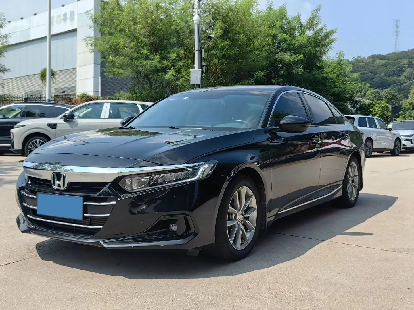 2022 HONDA ACCORD view 1