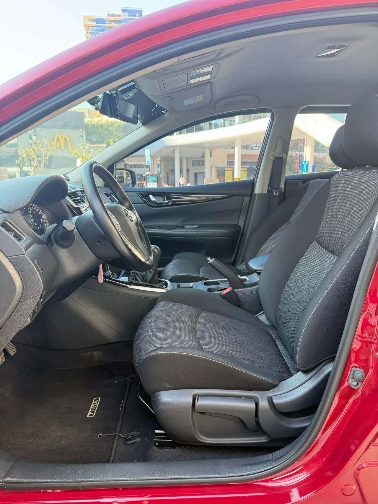 2020 NISSAN TIIDA thumbnail 4