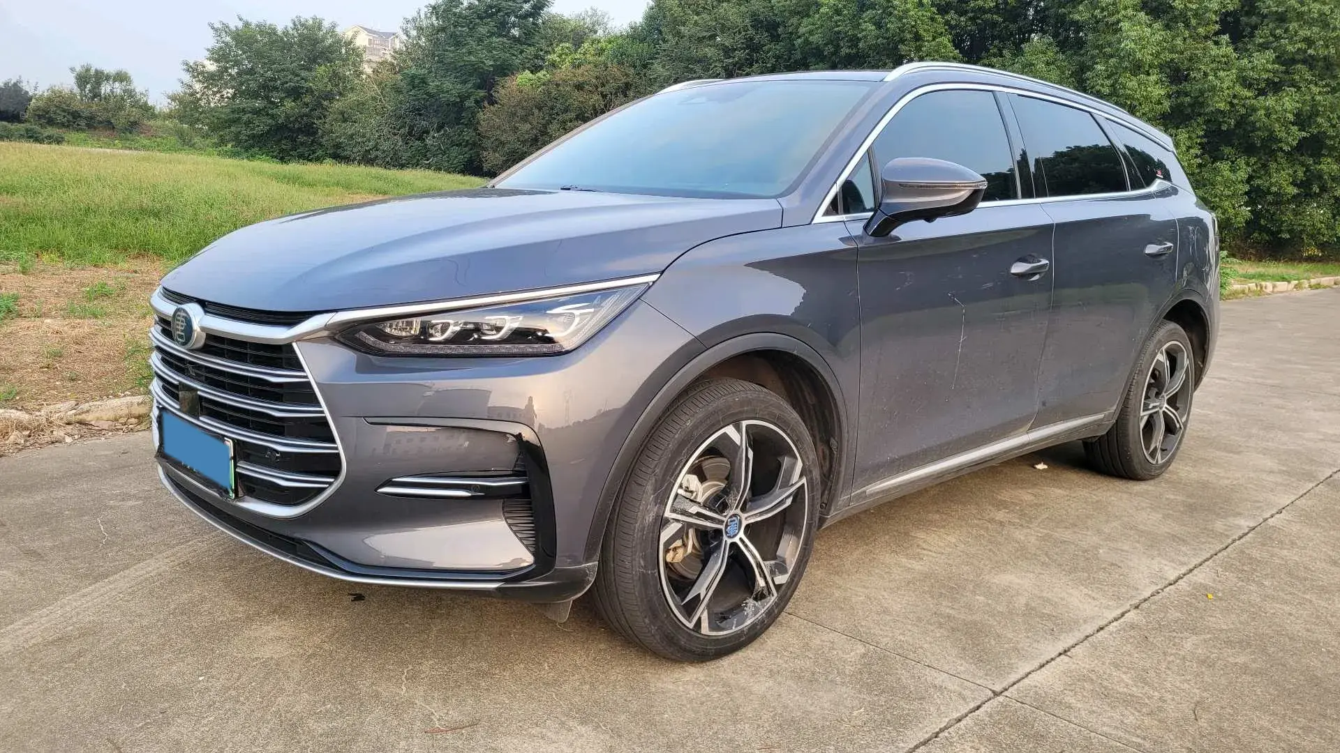 2021 BYD TANG view 1