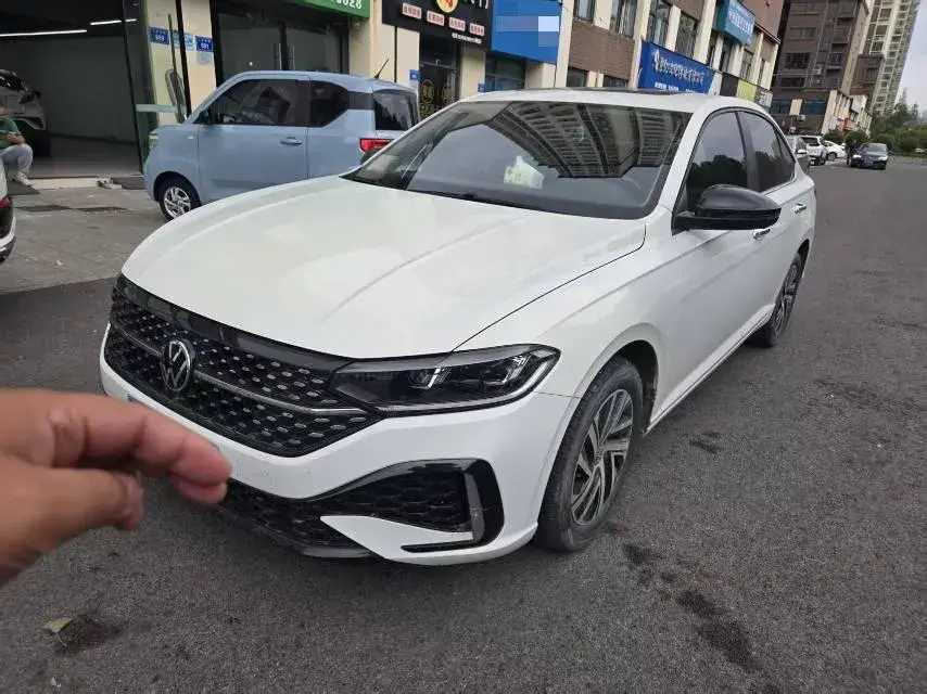 2023 VOLKSWAGEN LAVIDA view 1