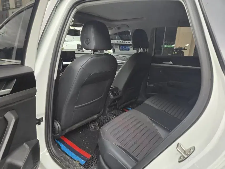 2023 VOLKSWAGEN LAVIDA thumbnail 4