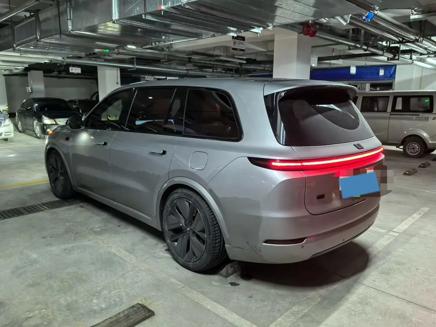 2023 LI L9 thumbnail 4