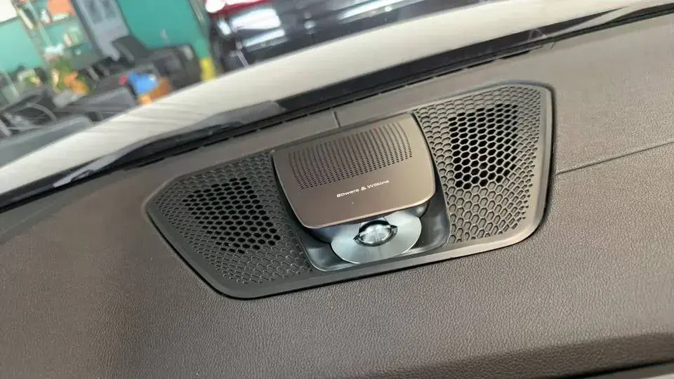 2021 BMW 2 thumbnail 4