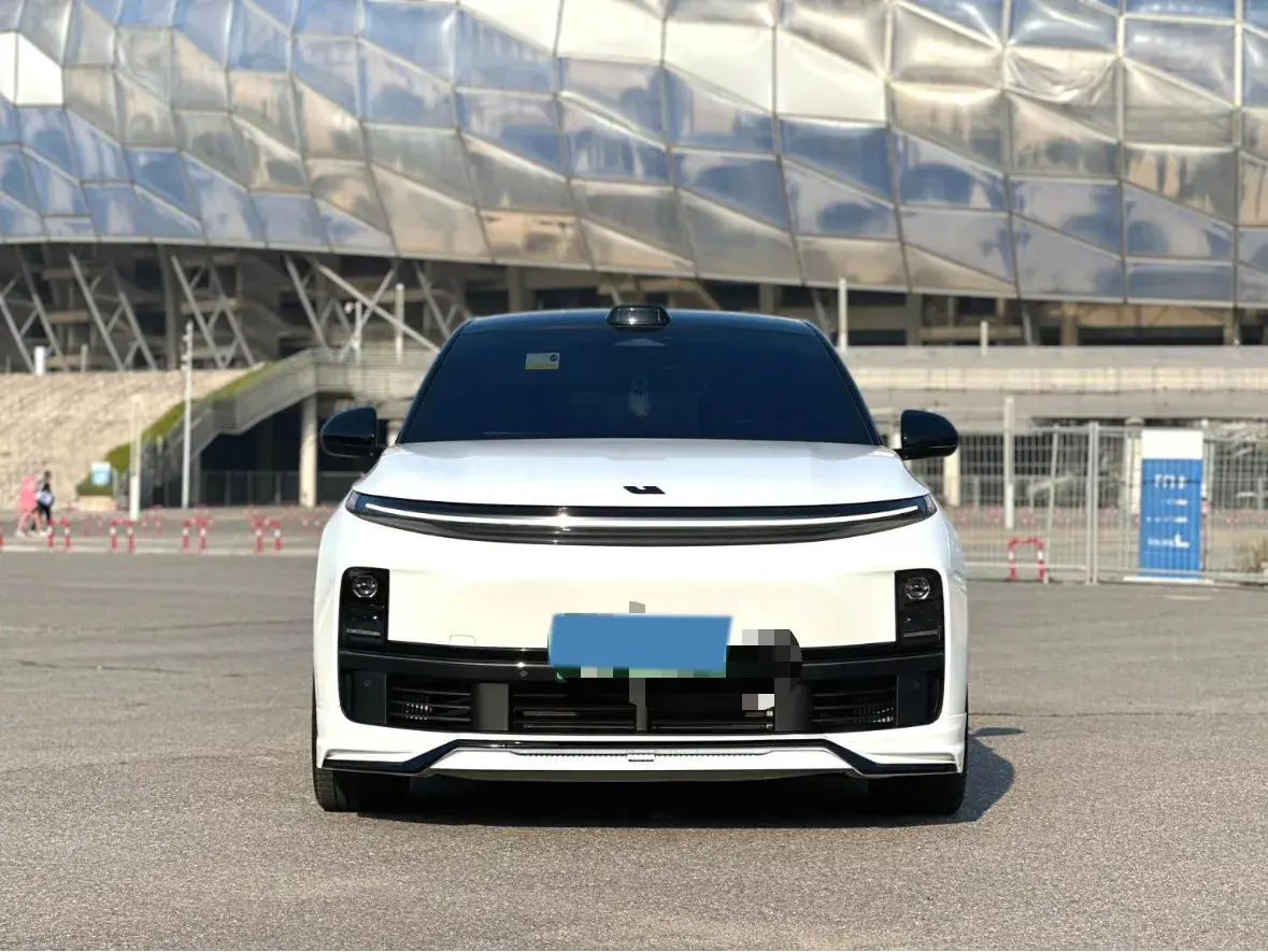 2023 LI L7 thumbnail 2