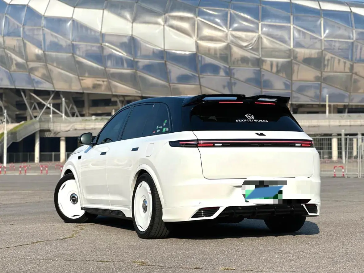 2023 LI L7 thumbnail 3