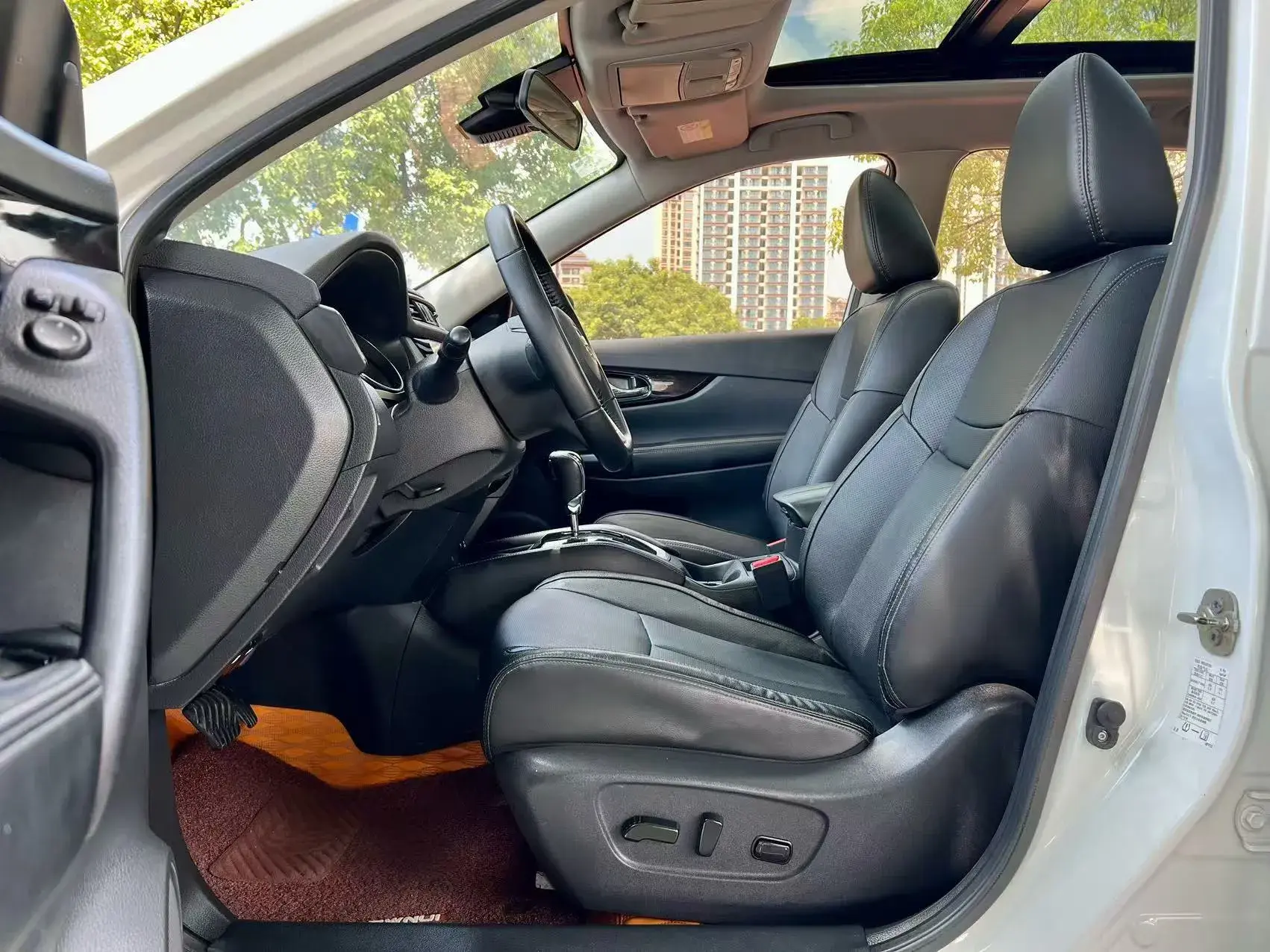 2020 NISSAN X-TRAIL thumbnail 4