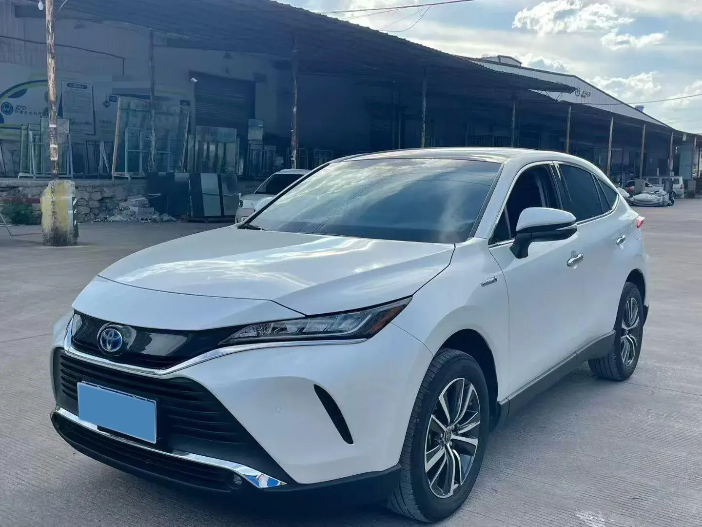 2022 TOYOTA HARRIER view 1