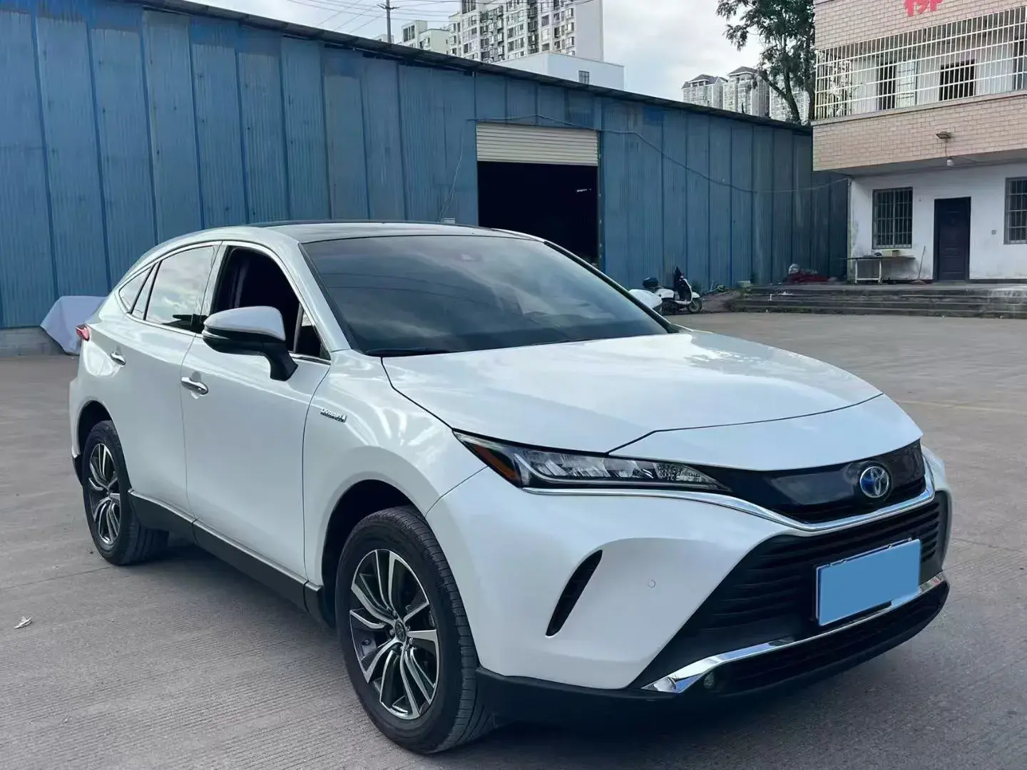 2022 TOYOTA HARRIER thumbnail 3