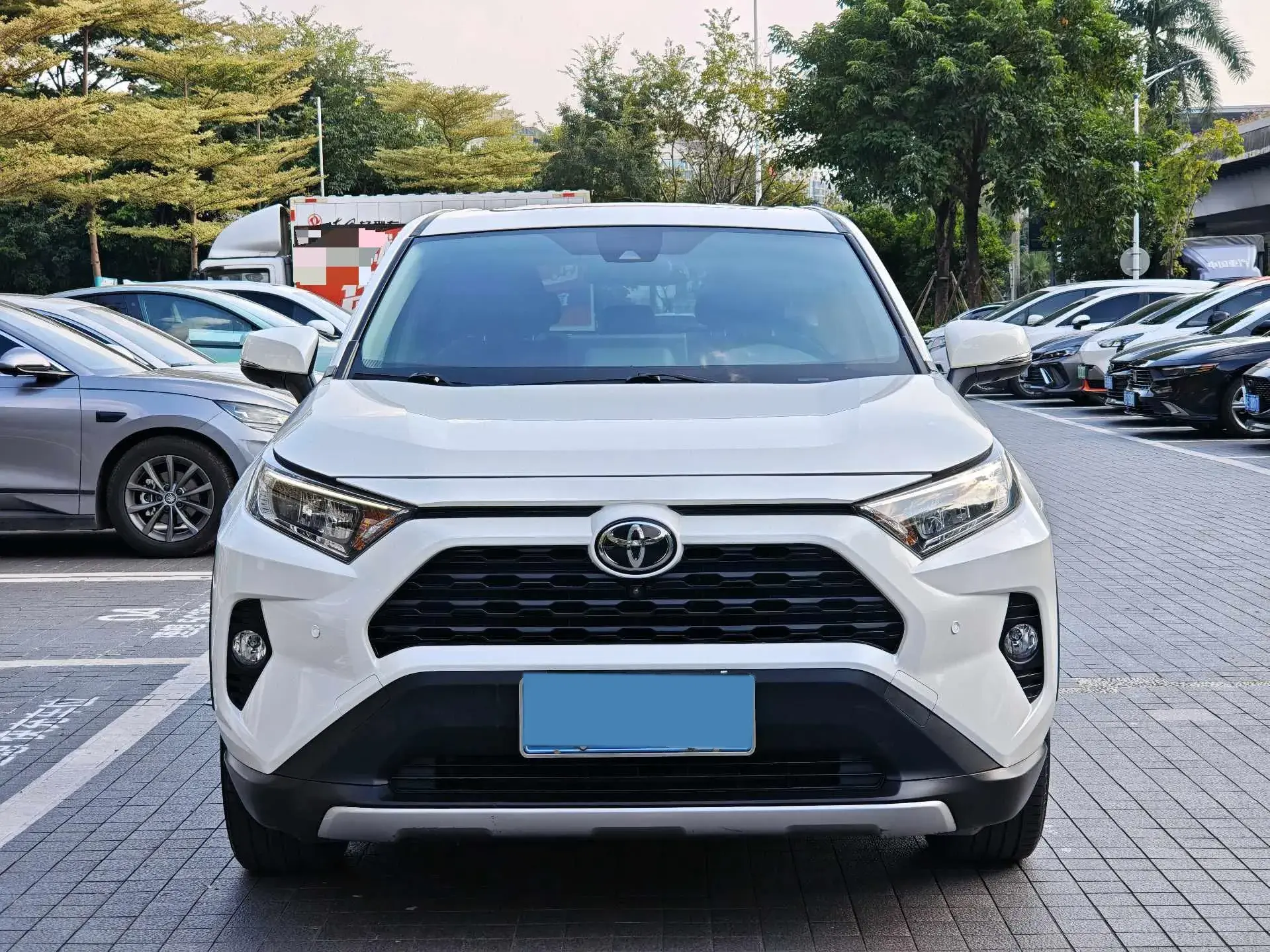 2020 TOYOTA RAV4 thumbnail 2