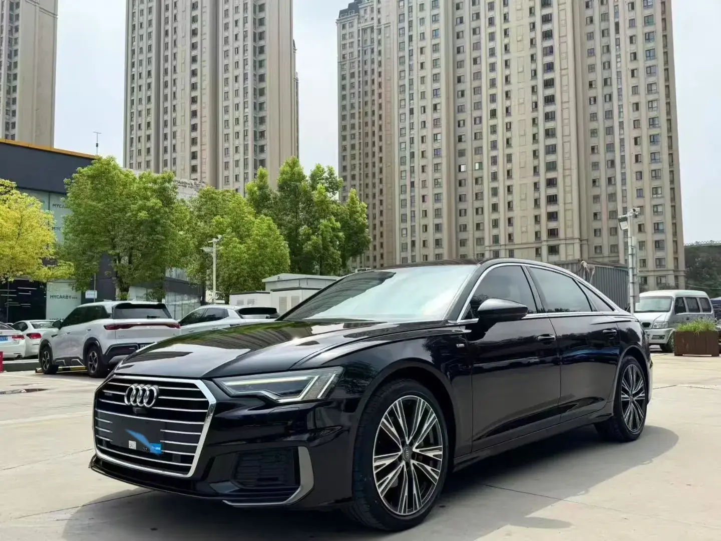 2022 AUDI A6L view 1