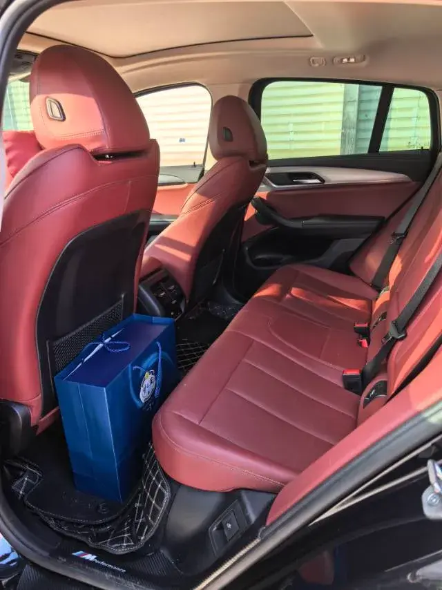 2022 BMW X4 thumbnail 4